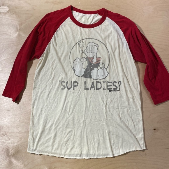 Red and White Graphic T-Shirt XL (OM) - Picture 3 of 12